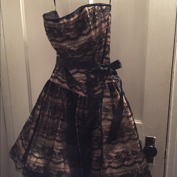 Formal dress- prom - Picture 4 of 6